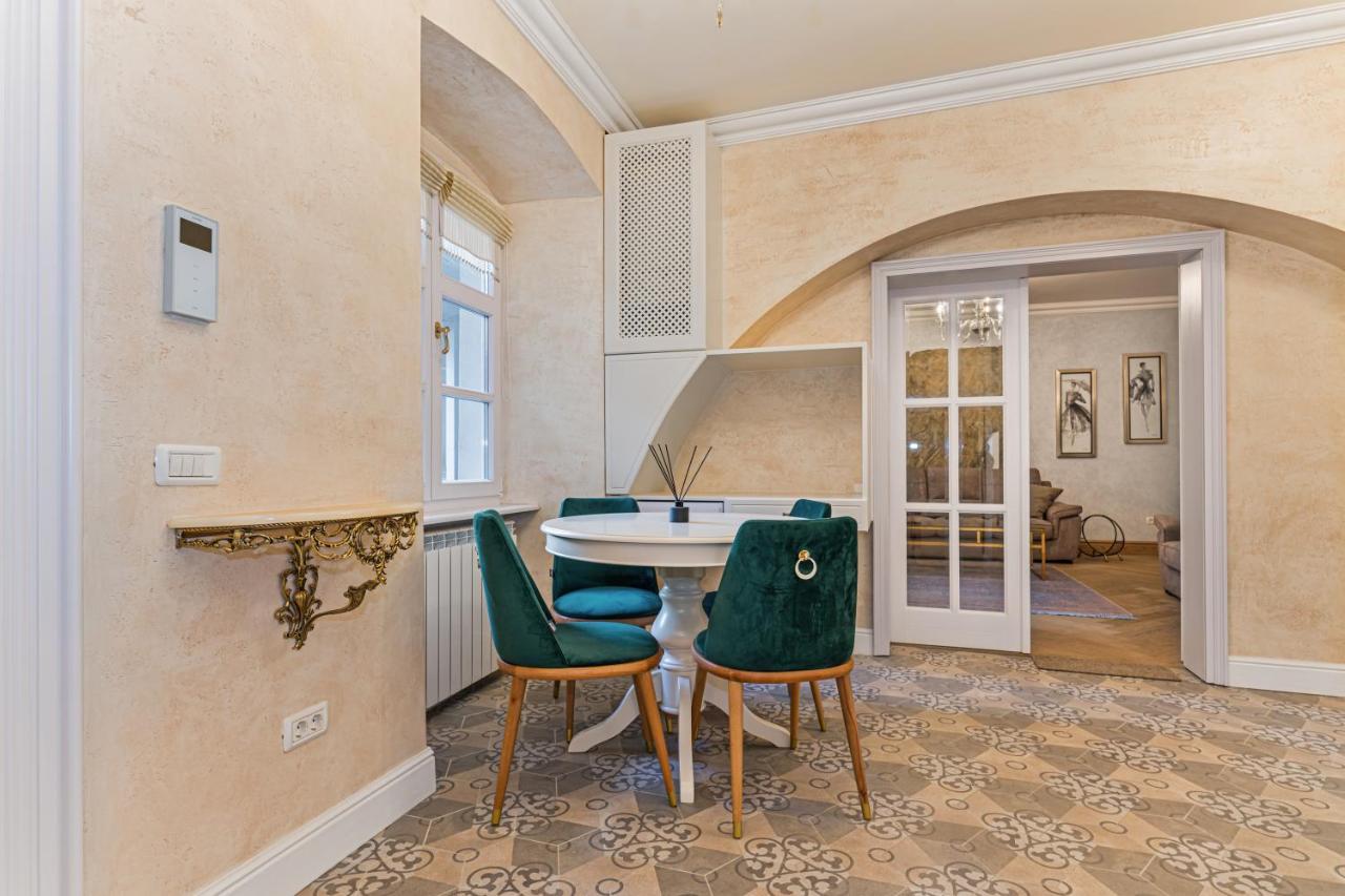 Krone Apartment Brašov Exteriér fotografie