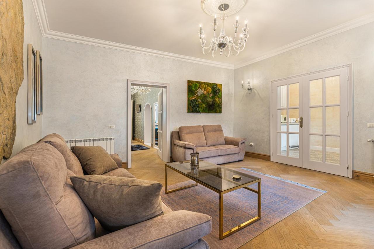 Krone Apartment Brašov Exteriér fotografie